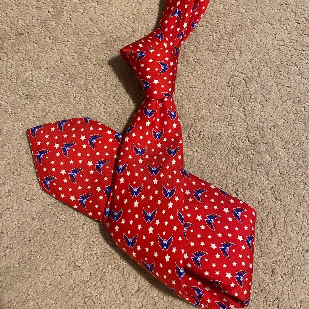 Official NHL Vineyard Vines Washington Capitals tie